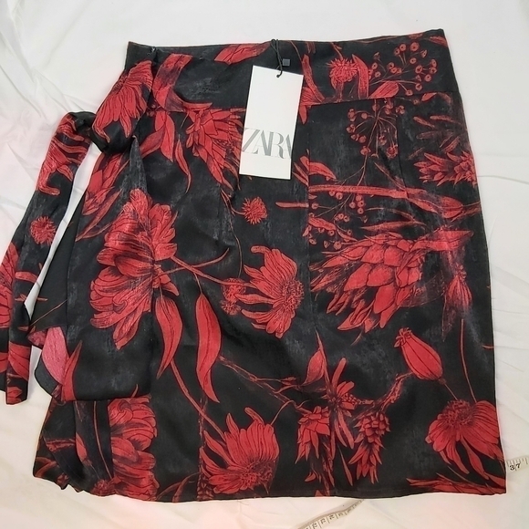 ZARA Tied Print Skirt Floral Red Black - Picture 11 of 12